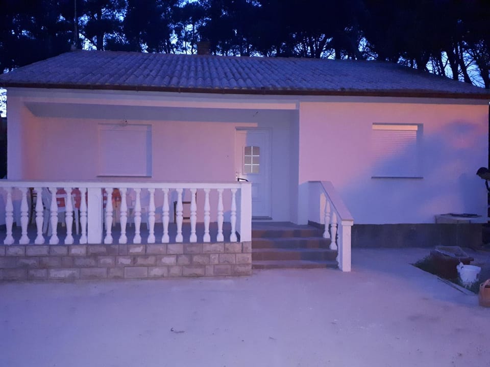 Facade/entrance, BBQ facilities, Garden, Balcony/Terrace, Pets, Garden view