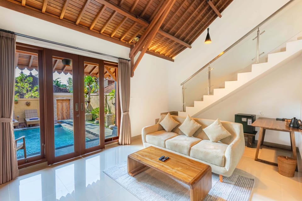 Living room, Pool view, Swimming pool