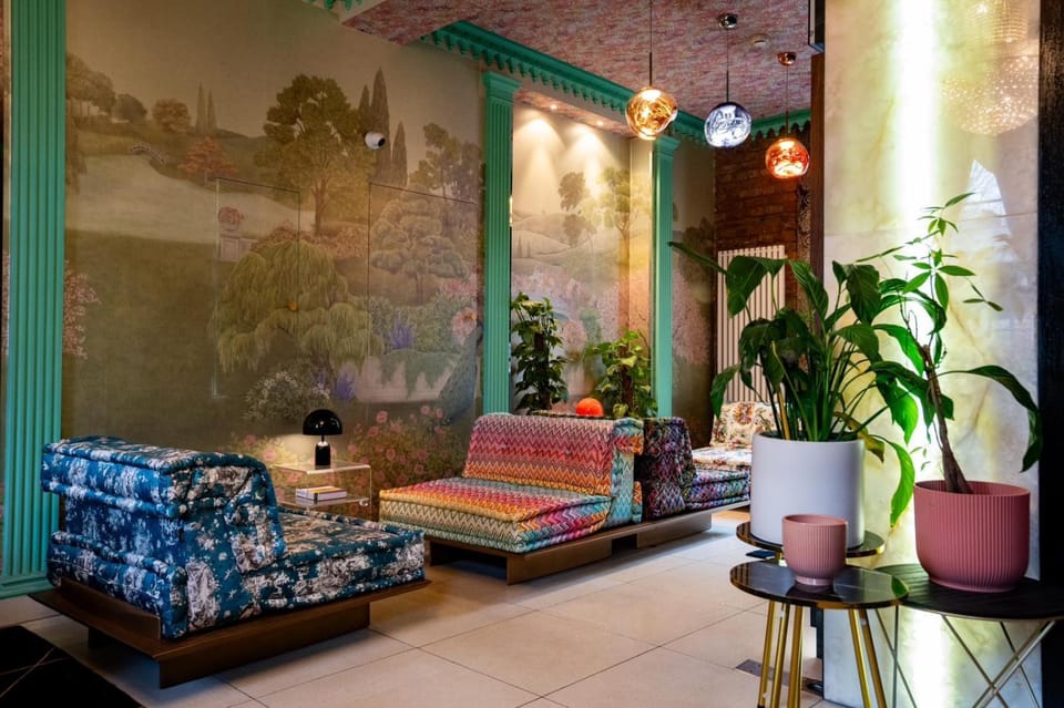 Living room, Seating area