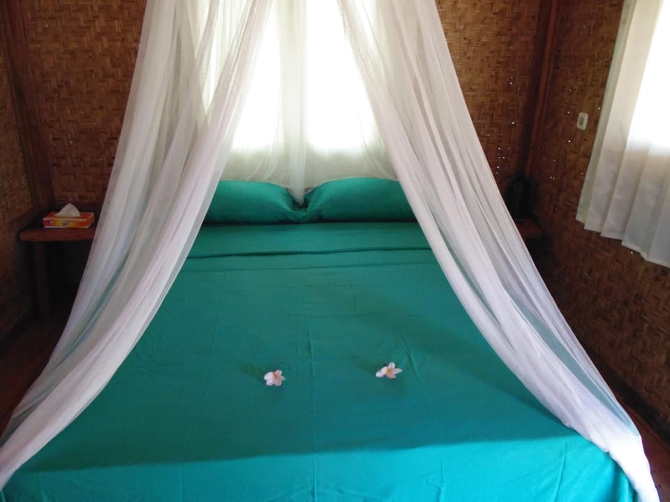 Bed, Bedroom, Area and facilities