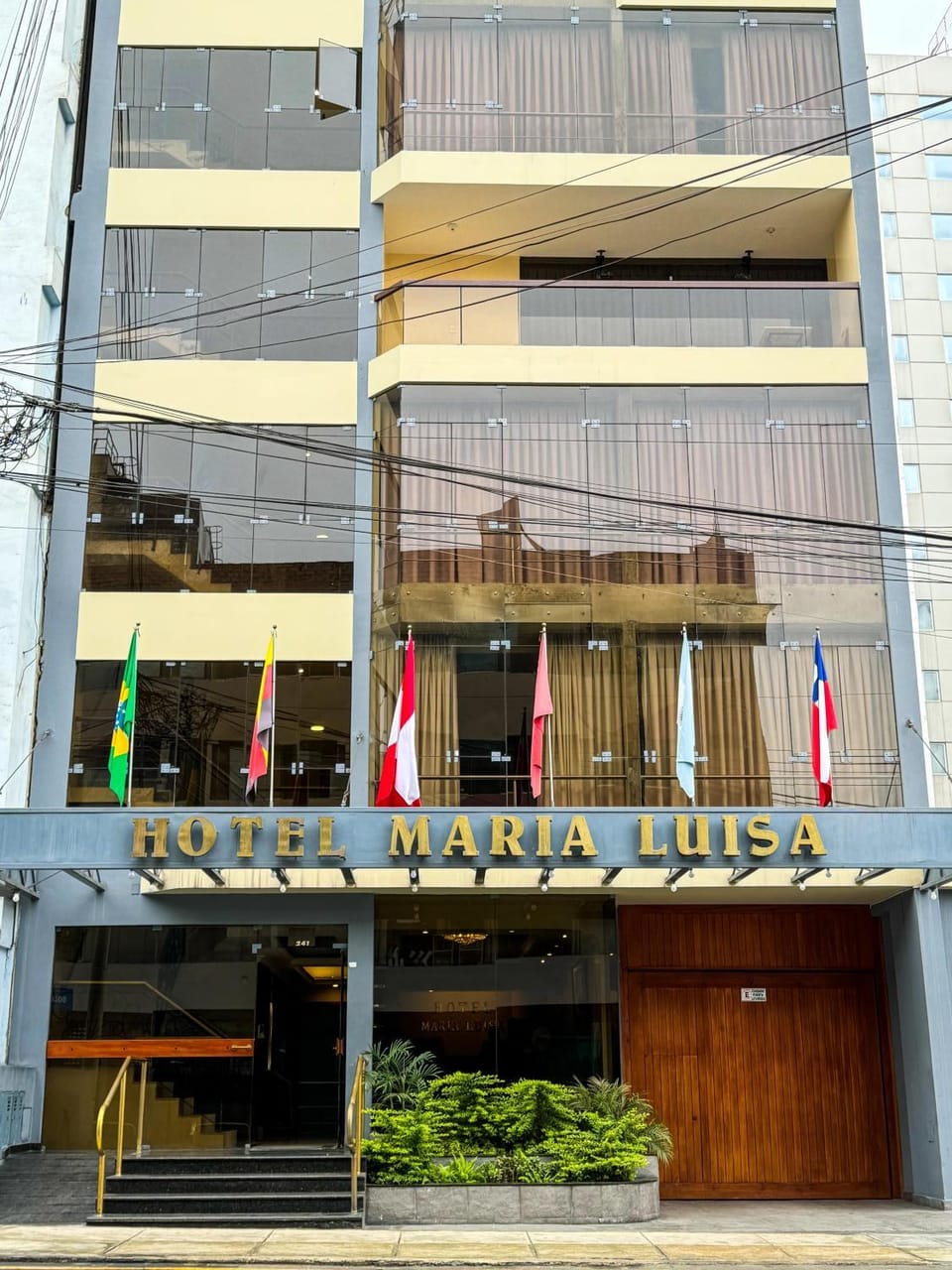Facade/entrance
