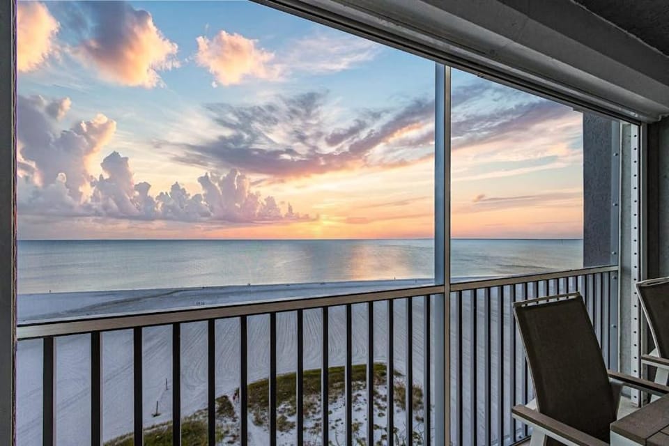 Penthouse Paradise House in Estero Island