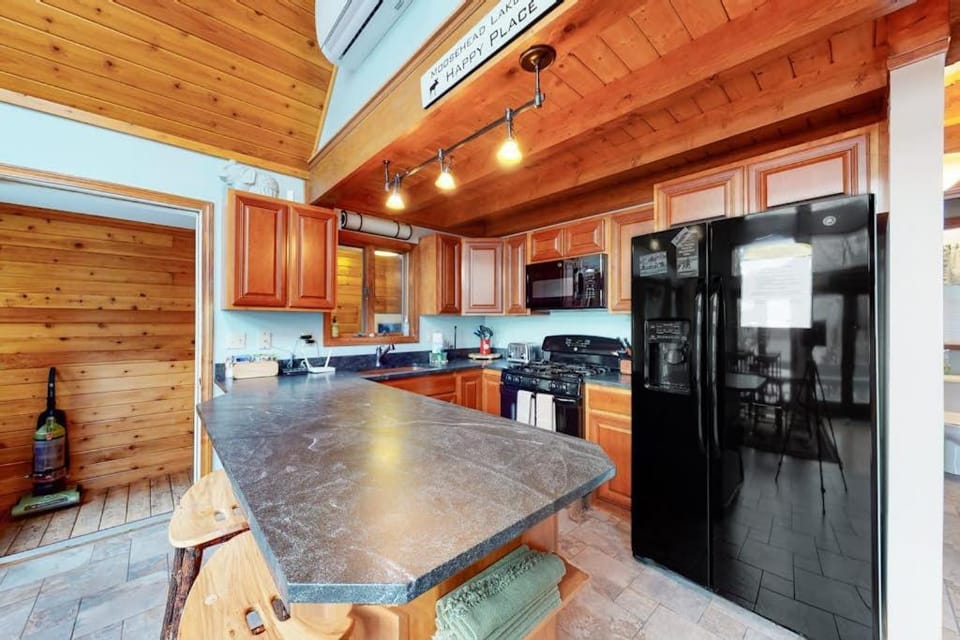Lakeside Chalet House in Greenville Junction