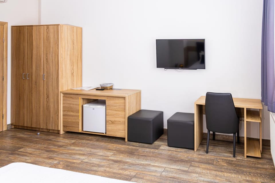 TV and multimedia, internet, internet, wardrobe