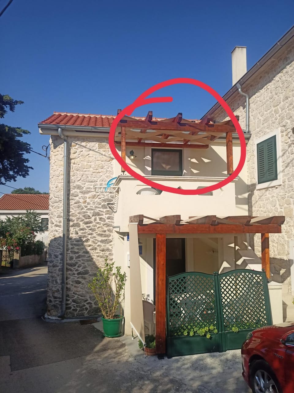 Apartments Marija, Authentic Stone House, 3 Minutes from the Beach Apartment in Zadar