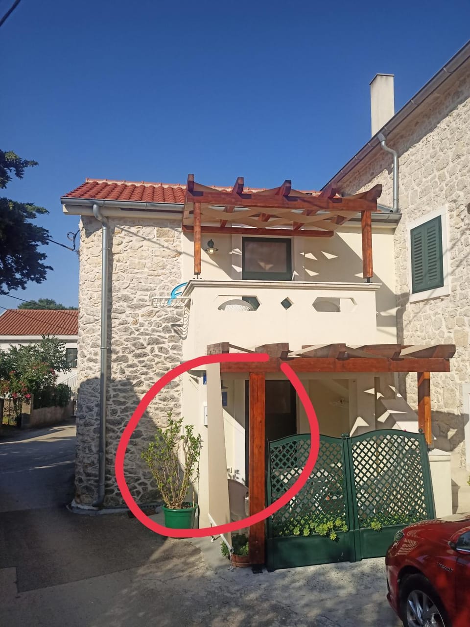 Apartments Marija, Authentic Stone House, 3 Minutes from the Beach Apartment in Zadar