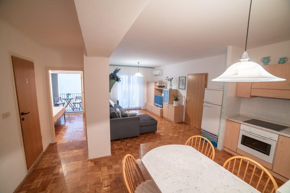Living room, Dinner