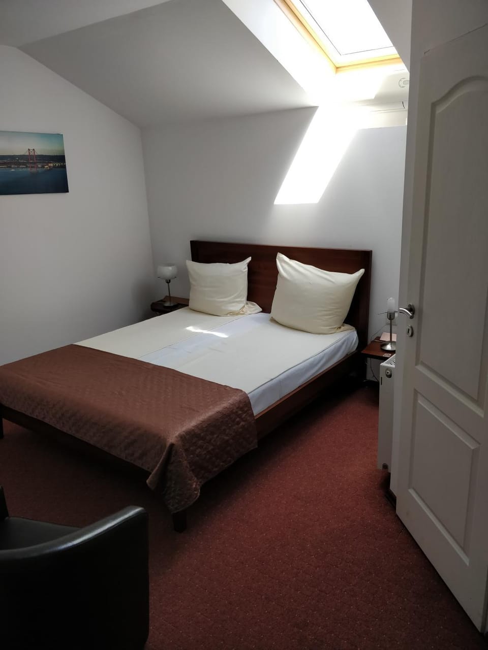 Bed, Photo of the whole room