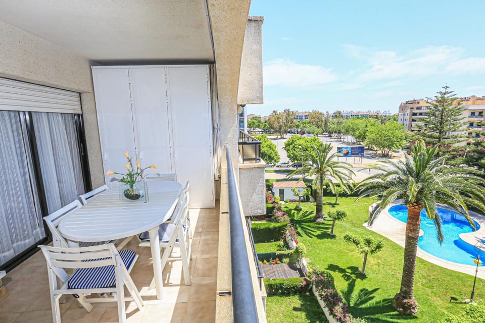 LITORAL COSTA DORADA - REGATA Only families Apartment in Cambrils