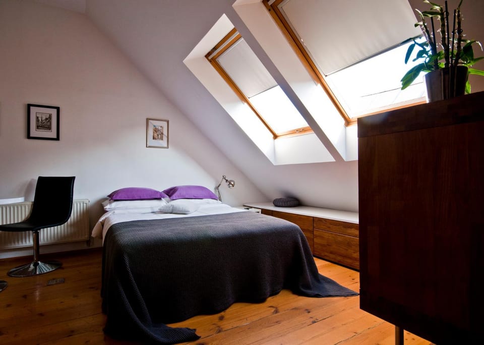 Bed, Photo of the whole room