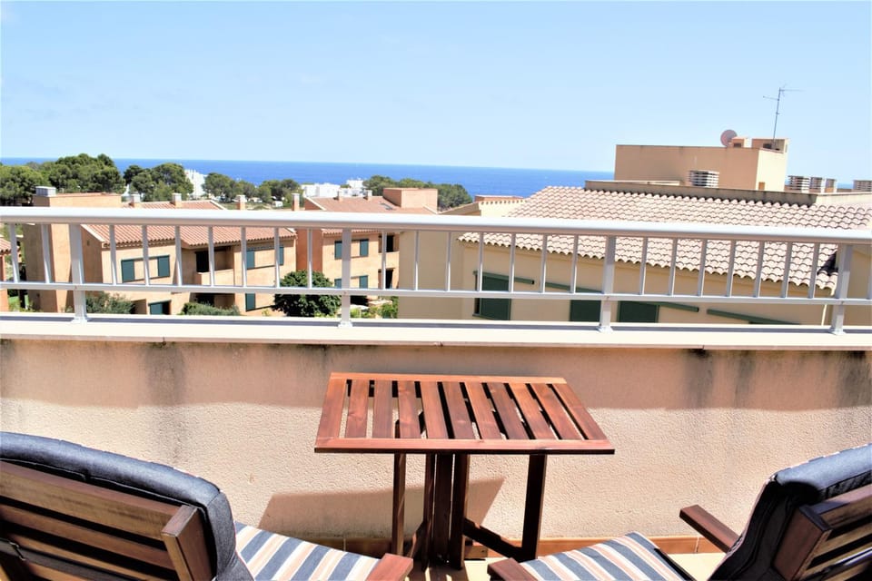 Property building, Balcony/Terrace, Sea view