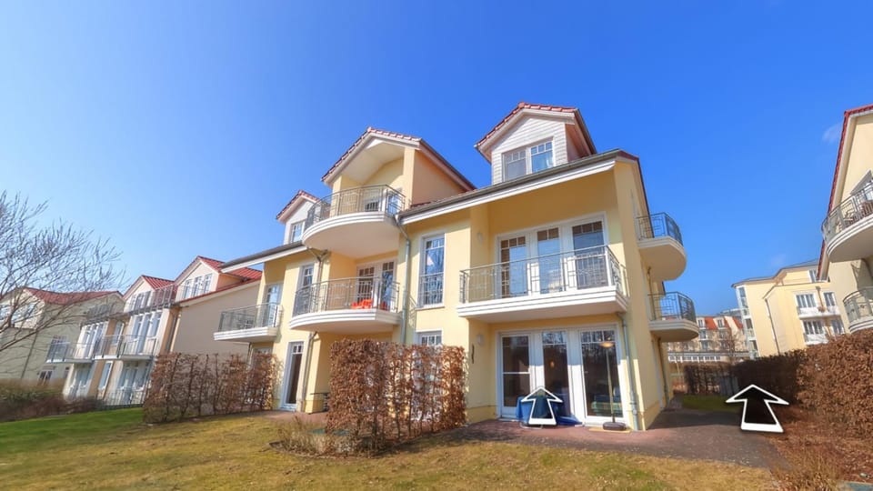 Property building, Balcony/Terrace, Garden view