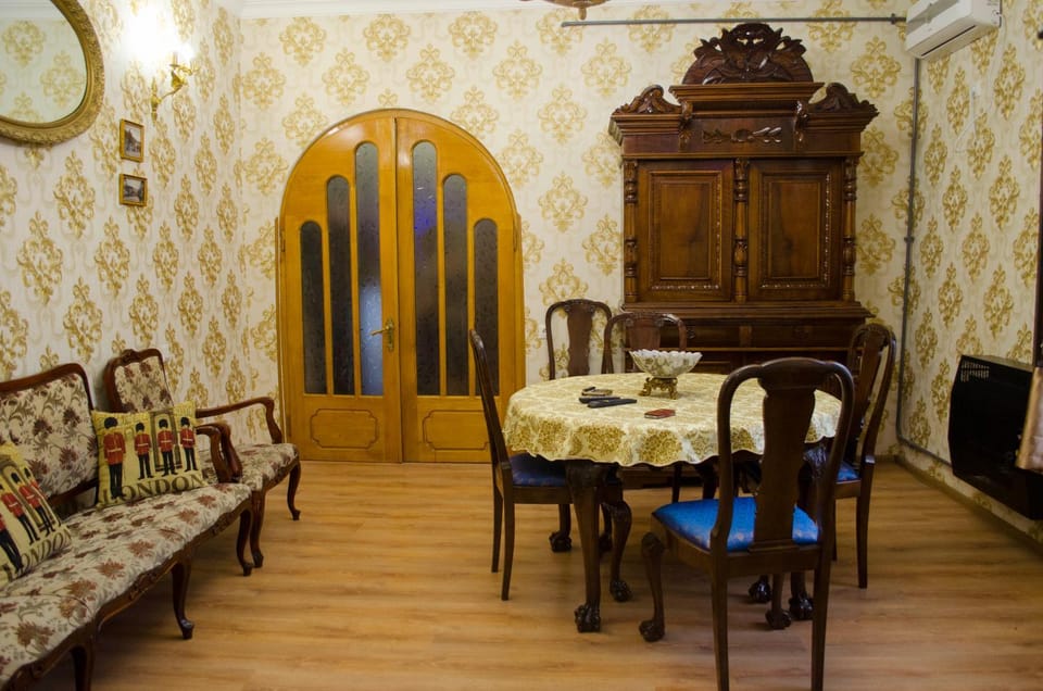 Living room, Other, Other, Photo of the whole room, Decorative detail, Decorative detail, Dining area