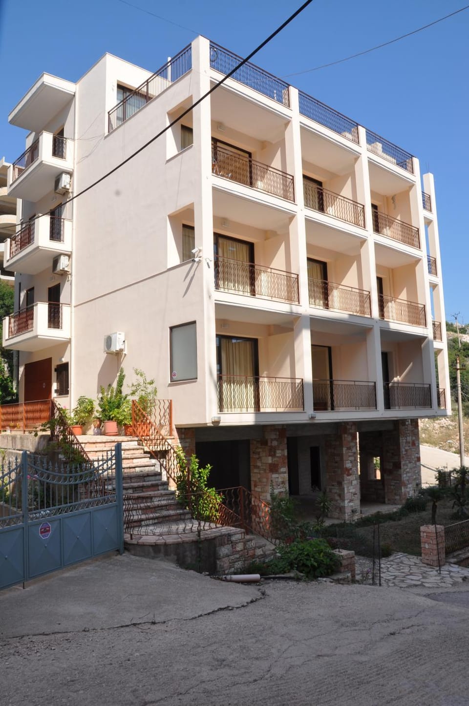 Property building, Garden, Other, Decorative detail, Floor plan, On site, Garden view, Area and facilities, Family