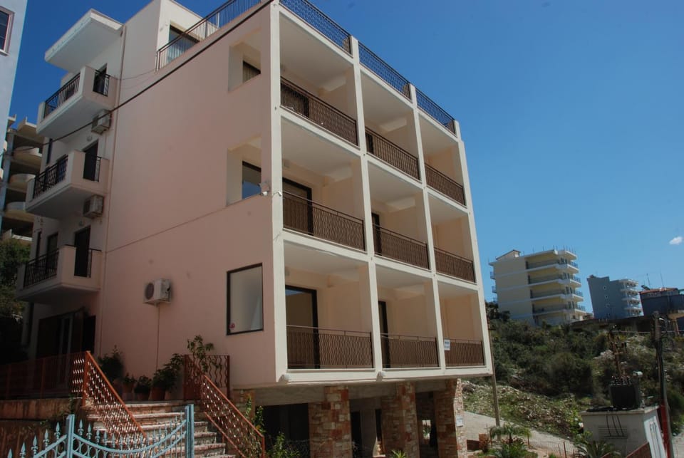 Nikos Hotel and Apartments Hotel in Sarandë