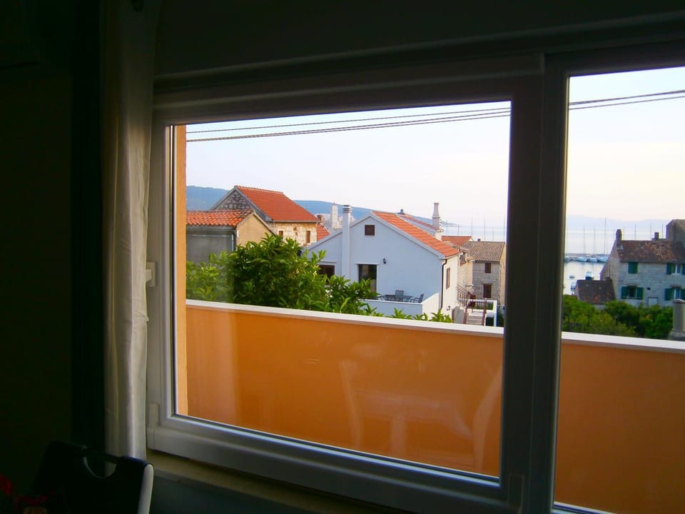 City view, Garden view, Landmark view, Sea view
