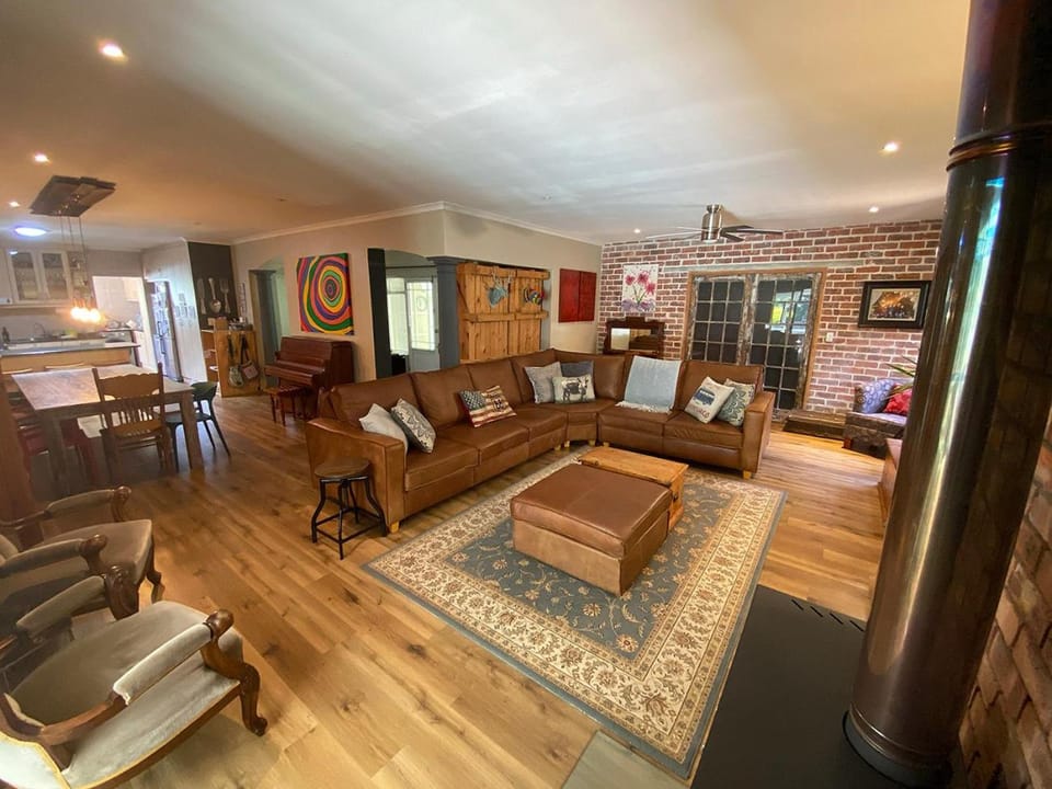 Communal lounge/ TV room, TV and multimedia, Seating area