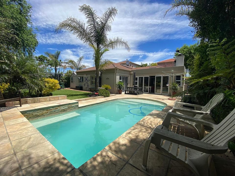 Property building, Garden, Garden, Garden view, Pool view, Swimming pool, Swimming pool