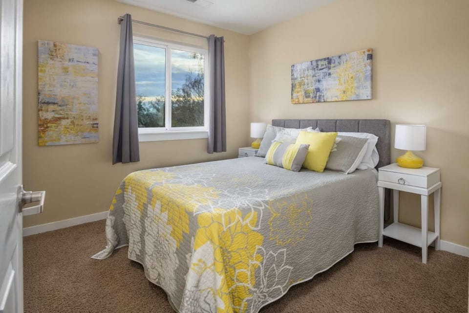 Lizzie Court House in Tigard