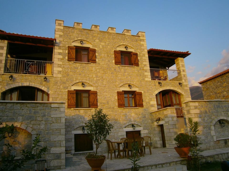 Facade/entrance