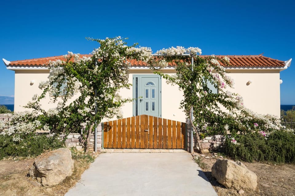 Seafront Studio with direct beach access House in Messenia