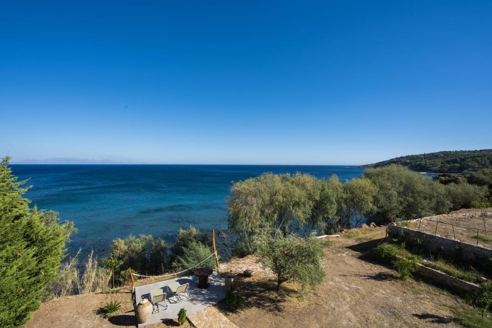 Seafront Studio with direct beach access House in Messenia