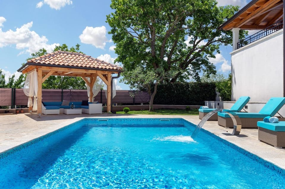 Garden, Swimming pool