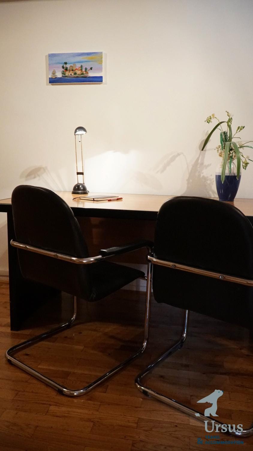 Business facilities, Seating area