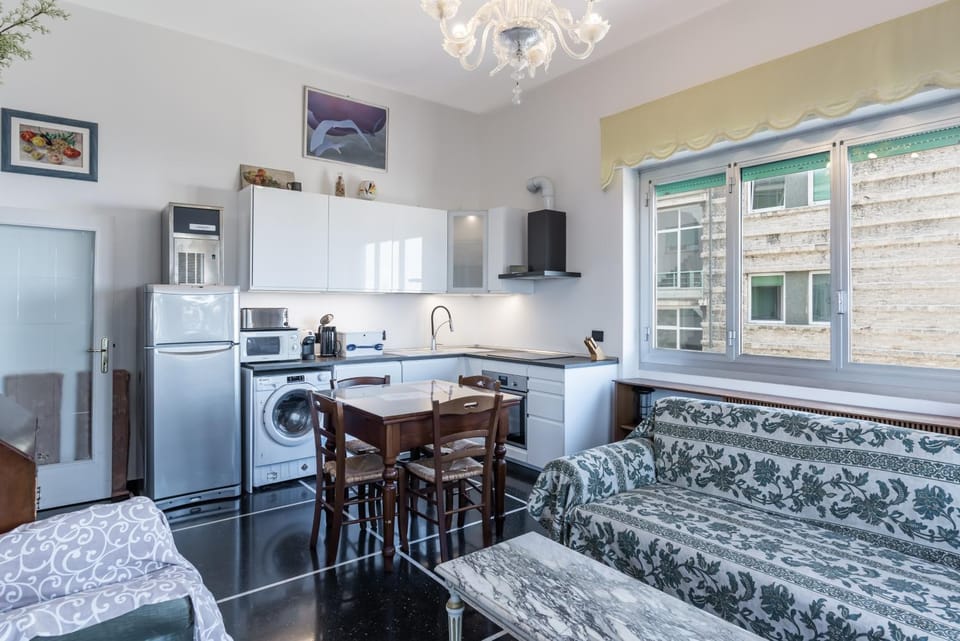 Kitchen or kitchenette, Photo of the whole room, kitchen