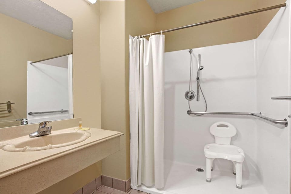 Bathroom, Photo of the whole room, On site