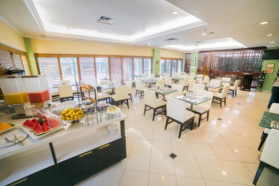 Restaurant/places to eat, Restaurant/places to eat