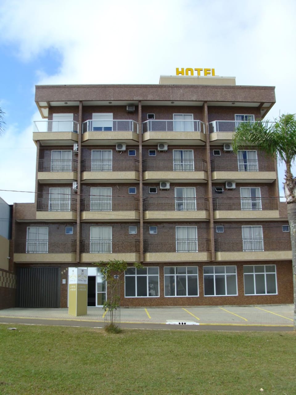 Facade/entrance, Off site