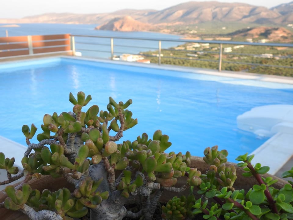 Mountain view, Pool view, Sea view, Swimming pool, Swimming pool