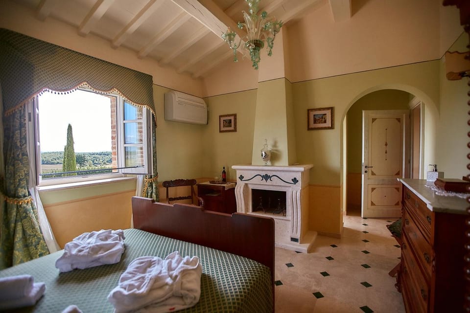 Photo of the whole room, Decorative detail, Garden view, Lake view, Inner courtyard view