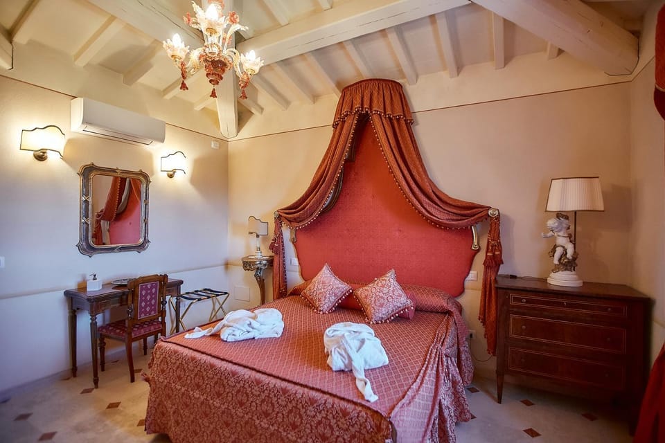 View (from property/room), Photo of the whole room, Decorative detail, Pets, Garden view, bunk bed, Family