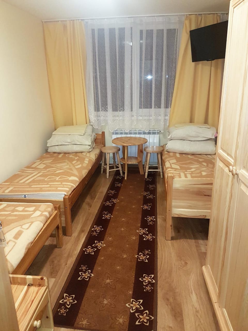 Photo of the whole room, Seating area