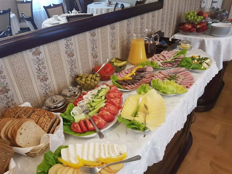 Buffet breakfast