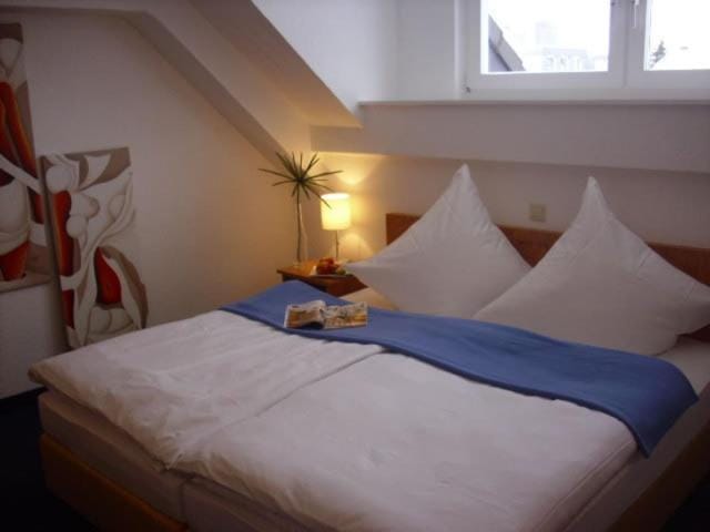 Bed, Day