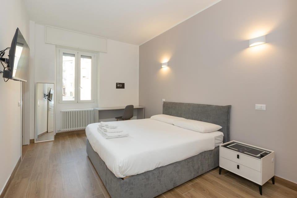 Bed, TV and multimedia, Photo of the whole room, Bedroom, wardrobe