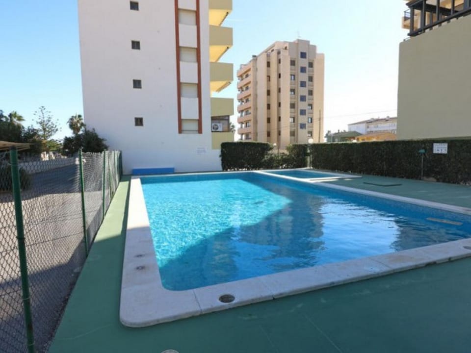Swimming pool, Swimming pool