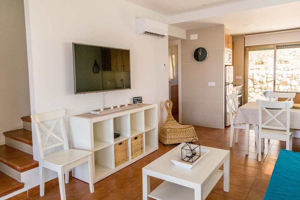 TV and multimedia, Living room, Dining area