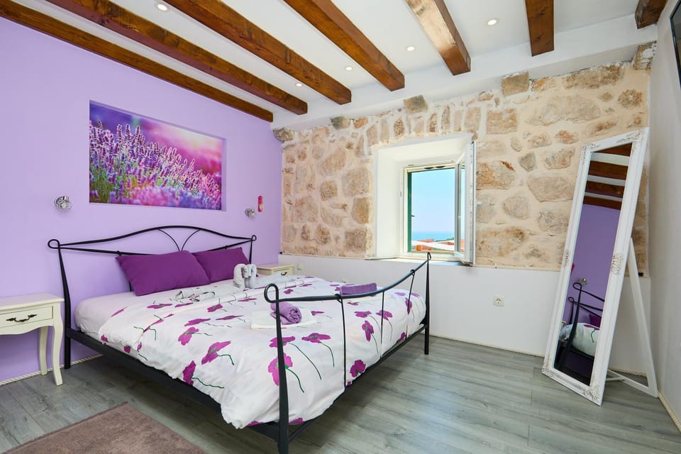 Stone House Biskup Apartment in Dubrovnik-Neretva County