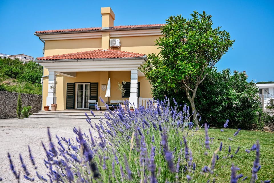 Villa Mirela Bed and Breakfast in Primorje-Gorski Kotar County