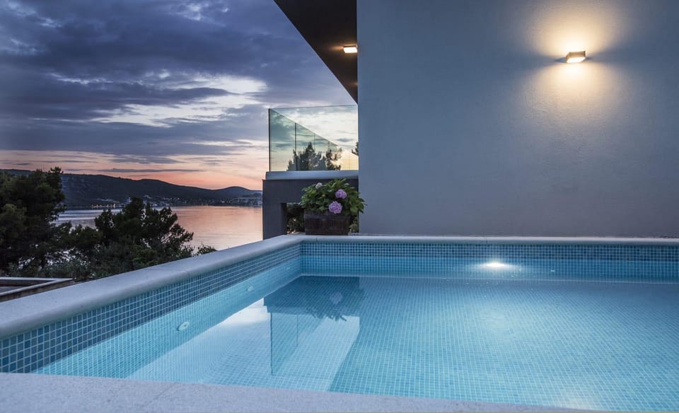 Mountain view, Sea view, Swimming pool, Swimming pool