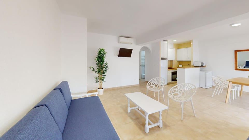 Kitchen or kitchenette, Living room, Dining area, oven, pet friendly