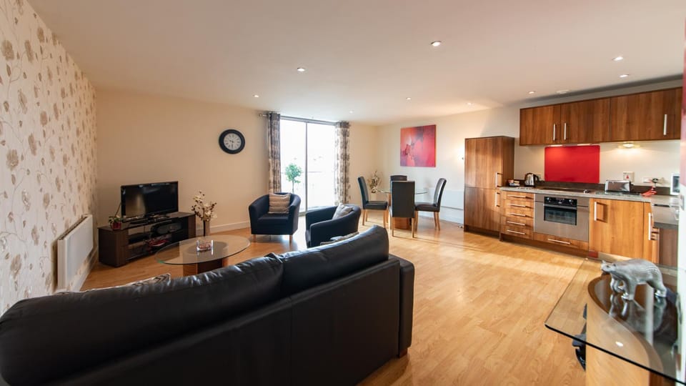 TV and multimedia, Kitchen or kitchenette, Living room, Seating area, Dining area, dishwasher, minibar, pet friendly, stove