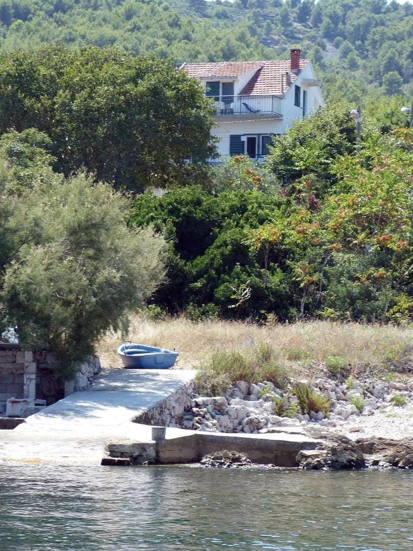 Neighbourhood, Natural landscape, Beach