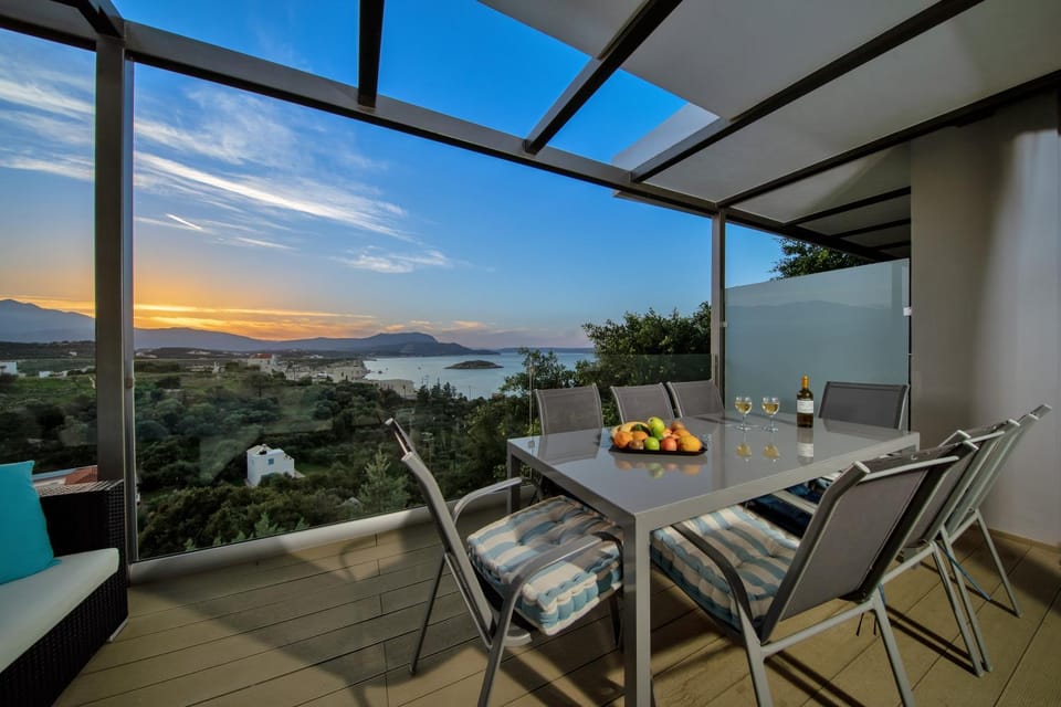 Patio, Balcony/Terrace, Dining area, Garden view, Mountain view, Sea view