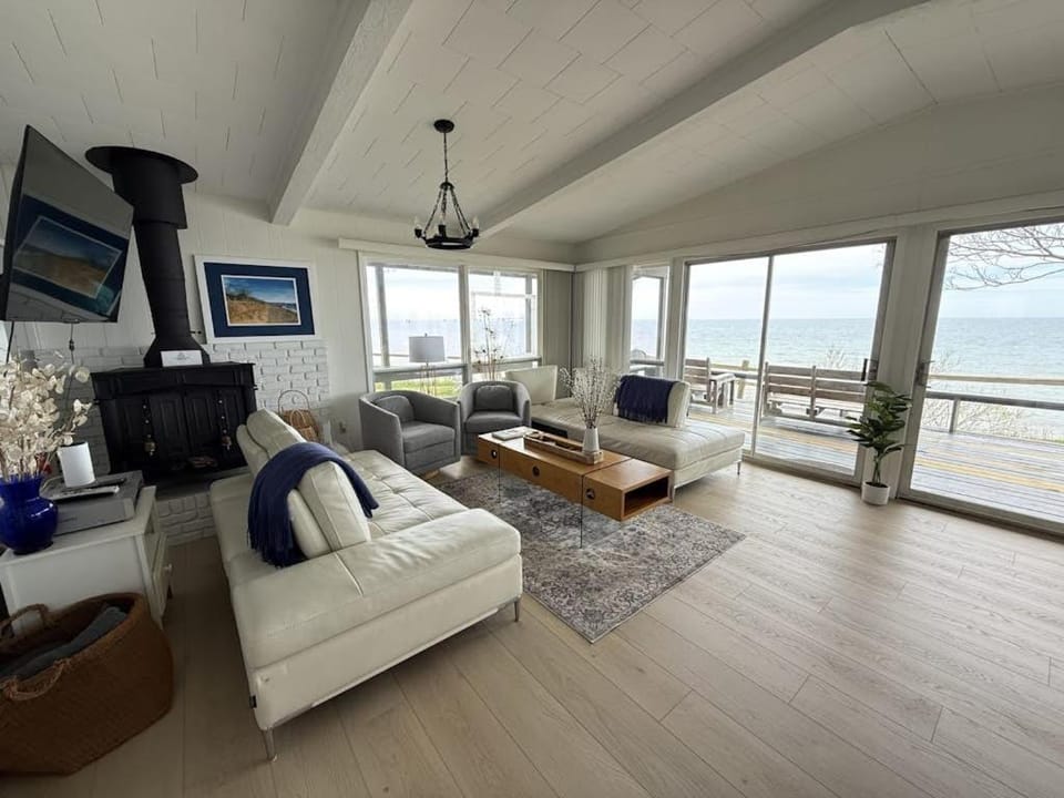 Bluffs Cove House in Michigan