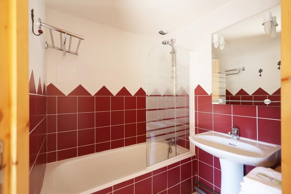 Bathroom, Bath